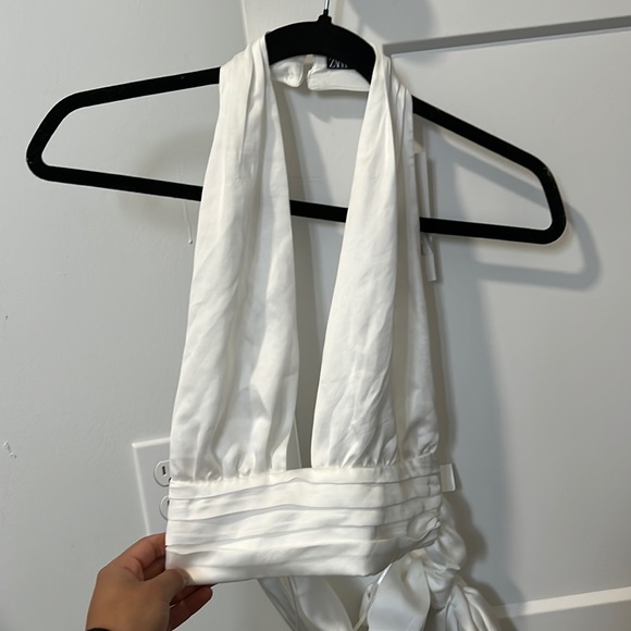 Halter neck top - Picture 1 of 3